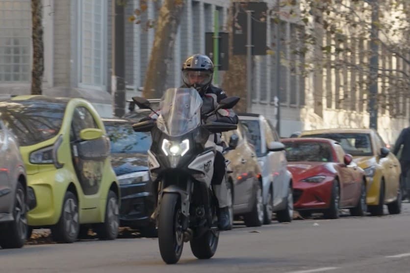 CFMoto 700MT: la moto per tutti +VIDEO+